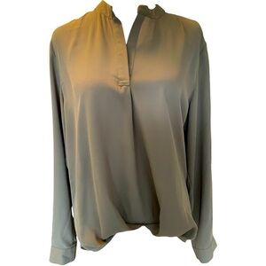 Romeo + Juliet Couture Olive Green Blouse Size Medium